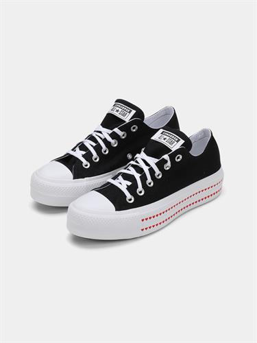 פלטפורמה נשים- שחור/ סוליית לבבות Converse Lift Chuck Ox