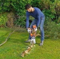 מסור חשמלי לגיזום – Black+Decker GKC1000L-QW, מתאים למשתמשים מקצועיים וחובבים כאחד