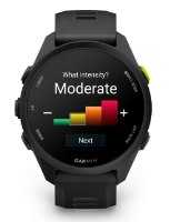שעון דופק חכם בצבע שחור Garmin Forerunner 70 – השעון השחור נראה מקדימה עם מסך המציג Moderate וסרגל עוצמה
