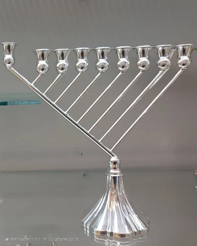 חנוכיה מכסף טהור דגם אלכסון קלאסיק R- 28 סמ