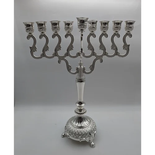 חנוכיית אלומיניום מהודרת דגם אורות המלכות