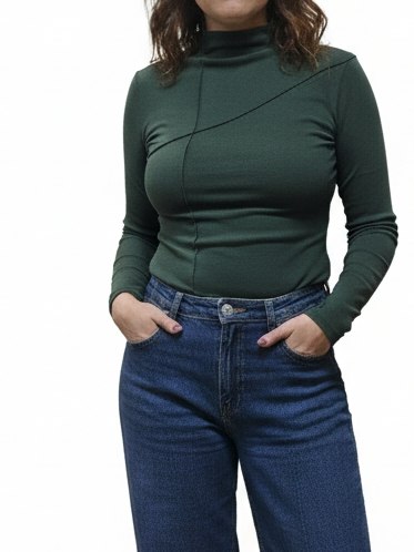 חולצת בראס חיתוכים