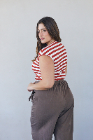 חולצת לטי אדום לבן