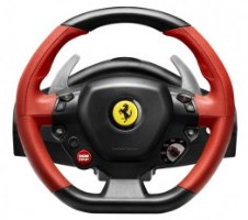 הגה מירוצים עם דוושות Thrustmaster Ferrari 458 Spider Xbox – פריט יחיד שחור ואדום עם לוגו פרארי צהוב וכפתורים רבים