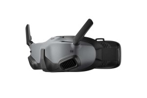 מארז רחפן DJI Avata 2 + Goggles Integra + RC Motion 2 – משקפי ה-Goggles Integra בצבע אפור-שחור מונחים על רקע לבן עם אנטנות