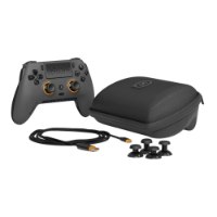בקר גיימינג אלחוטי צבע אפור Scuf Omega – פור מוצג לצד נרתיק נשיאה כבל טעינה וארבעה כפתורי ג ויסטיק חלופיים