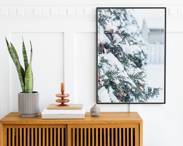 תמונת קנבס הדפס של עץ מכוסה שלג "A Snowy Tree" |בודדת או לשילוב בקיר גלריה | תמונות לבית ולמשרד