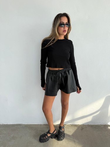 CROP NIKKI FINE
