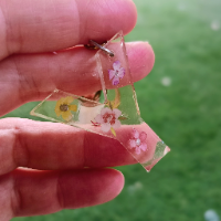 מחזיק מפתחות מעוצב בצורת האות Y