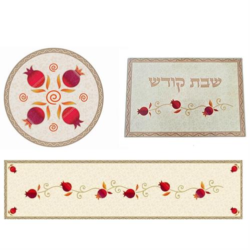 סט קרש חלות, ראנר ותחתית לסיר תואם דגם רימונים אדומים