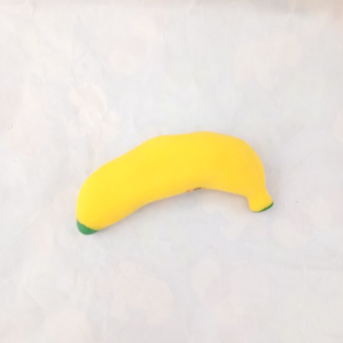 בננה מקולפת נמתחת נמעכת
