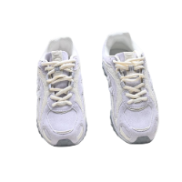 New Balance 204L Cream