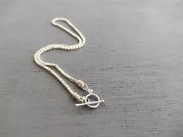שרשרת כסף קוביות וסוגר T - ויטני