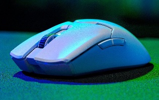 עכבר Razer Viper V2 Pro אלחוטי עם מבנה קל לשליטה מהירה במשחקים