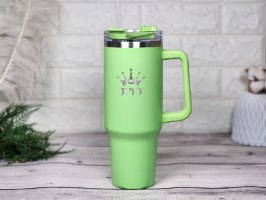 ספל תרמי 1.2 ליטר בצבע  ירוק בהיר עם חריטה בלייזר שלשם וכתר