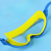 ערכת שחייה פרימיום לילדים הכוללת משקפי שחייה נגד ערפל, כובע שחייה, קליפס אף ואטמי אוזניים מבית AquaK