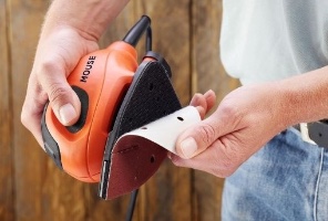 מלטשת פינות רוטטת Black+Decker BEW230BC-QS – כלי עבודה לבית ולסדנה.