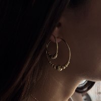 עגילי חישוק כדורים | גולדפילד צהוב
