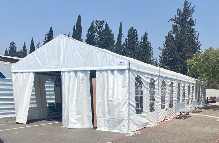 אוהל תעשייתי נגד גשם במידה 6X21 עשוי אלומיניום