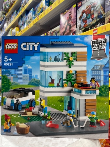 Lego city road plates included