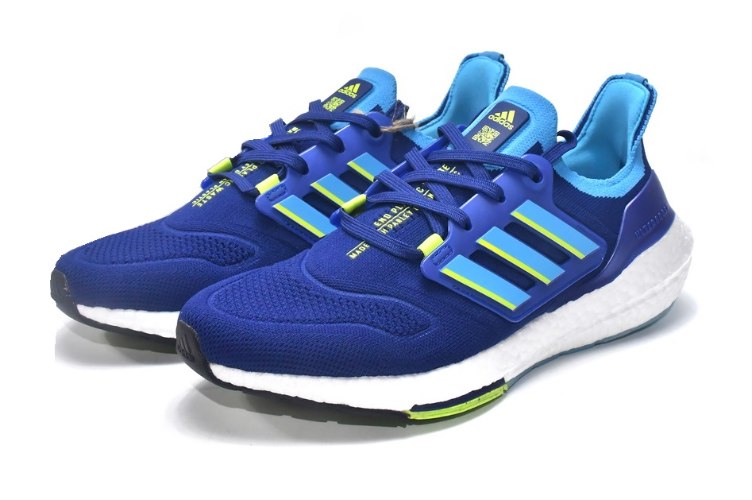 סניקרס ULTRA BOOST 9.0 לבן כחול