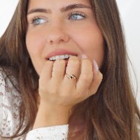 טבעת יהלומים שחורים ולבנים
