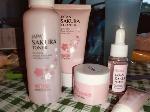 חוות דעת - SKIN CARE SAKURA - לשיקום העור