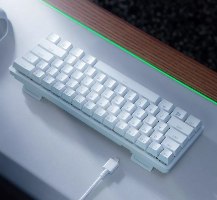 מקלדת אופטית קומפקטית Razer Huntsman Mini Red Switch לבנה עם חיבור USB-C – תמונה 5