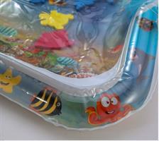 משטח לתינוק - מרחב מתנפח עם מים ודגים