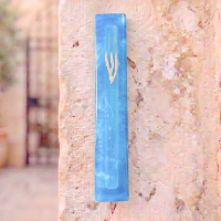 בית מזוזה תכלת שקוף ללא עץ בגודל 15 ס"מ