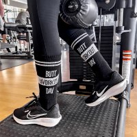 גרבי ספורט מזיזים את התחת Butt Workout Day