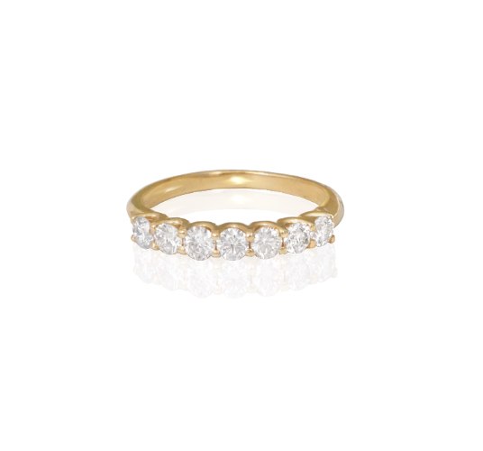טבעת יהלומים - טבעת זהב משובצת 7 יהלומים לבנים