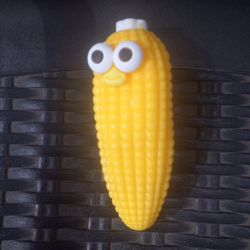 סקווישי תירס קראנצ'י עם פרצוף - squishy Crunchy corn with a face