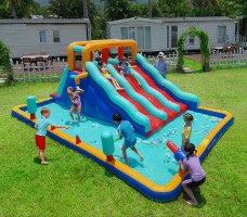 מתנפח מים עם מגלשה תלת מסלולית W73068 מבית Doctor Dolphin