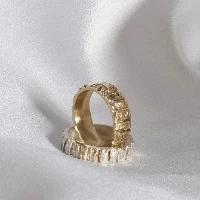 טבעת נישואין מלכותית לאישה