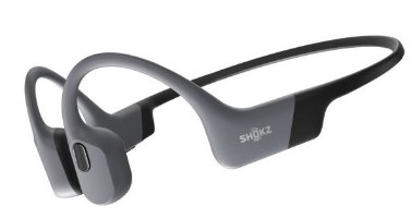 אוזניות אלחוטיות מותאמות לשחייה Shokz OpenSwim Pro – Bluetooth אוזניות אפורות ושחורות עם לוגו Shokz מוצגות בזווית