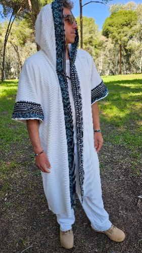 קימונו אתני לבן