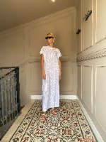 שמלת NAM - פליסה לבן