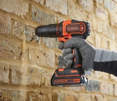 מקדחת פטיש נטענת Black & Decker BDC718AS2F-QW – כוללת 2 סוללות ו-80 אביזרים