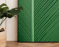 תמונת קנבס קלוזאפ של ענף דקל ירוק "Green All Over" |בודדת או לשילוב בקיר גלריה | תמונות לבית ולמשרד