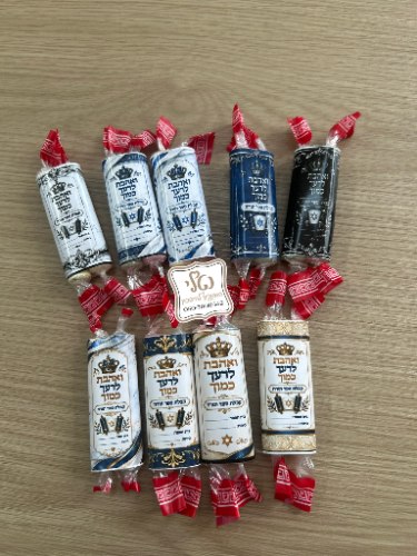 סוכריות דמוי ספר תורה בעיצוב לבחירה