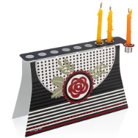 חנוכיה מעוצבת פרח