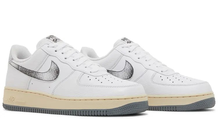 סניקרס נייק אייר פורס Air Force 1 Low לבן כסוף