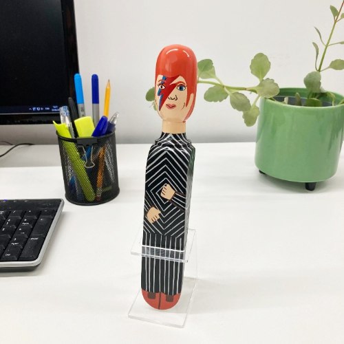 בובת עץ עומדת של המוזיקאי דיוויד בואי David Bowie - סוג ב'