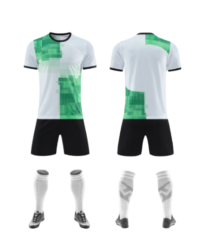 תלבושת כדורגל ירוק משולב לבן דמוי ליברפול (לוגו+ספונסר שלכם)