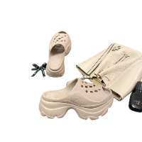 yeezy slide, ייזי, אדידס, כפכפי ייזי, איזי, yeezy slides