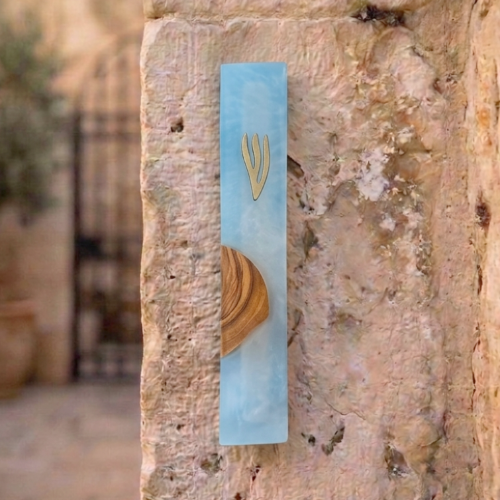 מתנה לחנוכת בית: מזוזה מעץ זית ואפוקסי לבן