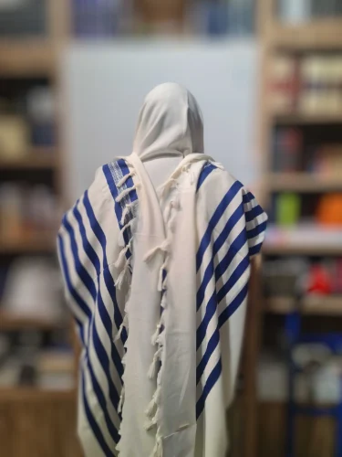 טלית צמר א.א כחול החל מ - 313 ₪
