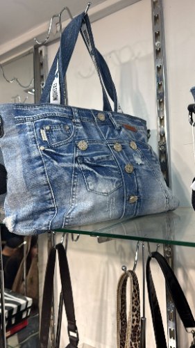 תיק צד גינס זורה גדול. מגיע גם עם רצועה ארוכה.