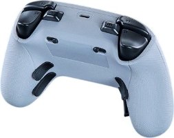 בקר משחק אלחוטי צבע לבן Razer Wolverine V3 Pro Xbox XS – בקר לבן המציג את חלקו האחורי עם כפתורי הדק ומתגים נוספים בצבע שחור